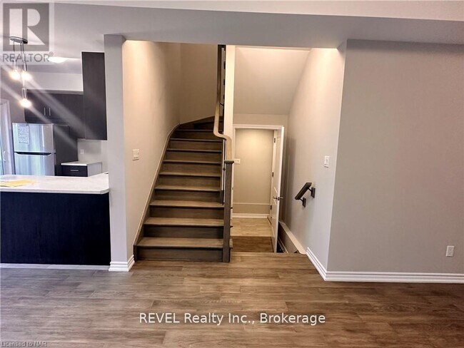 Building Photo - 14-14 Mann Trl