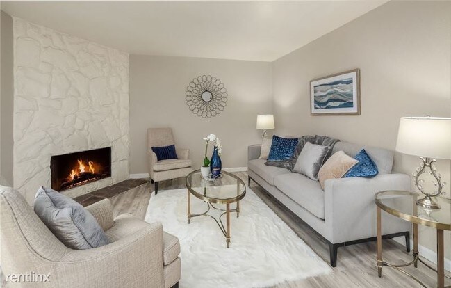 Building Photo - 2 br, 1 bath Condo - 12525 NE 145th Pl F94...