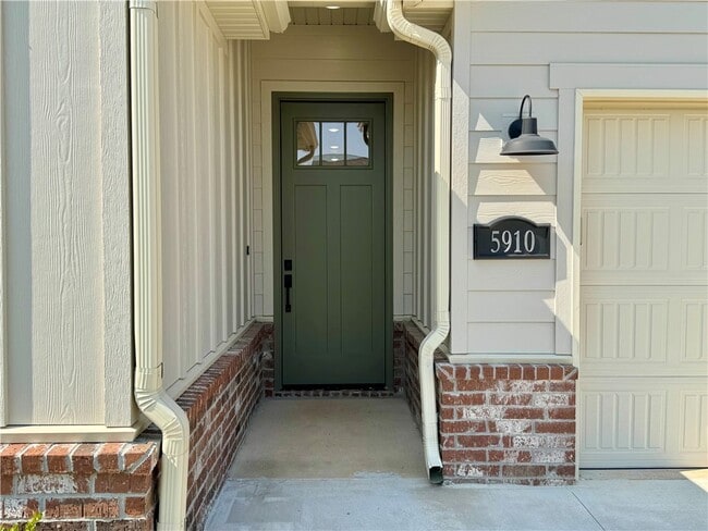 Photo - 5910 SW Desert Ave (Bentonville, AR) House