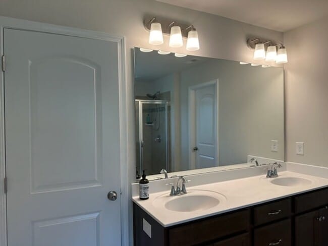 Foto del edificio - Like New Beautiful home in Wesley Chapel