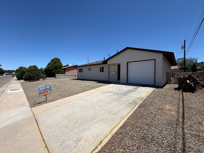 Building Photo - Updated 3 Bedroom Single Story Home Available Near Eubank Blvd NE & Constitution Ave NE!