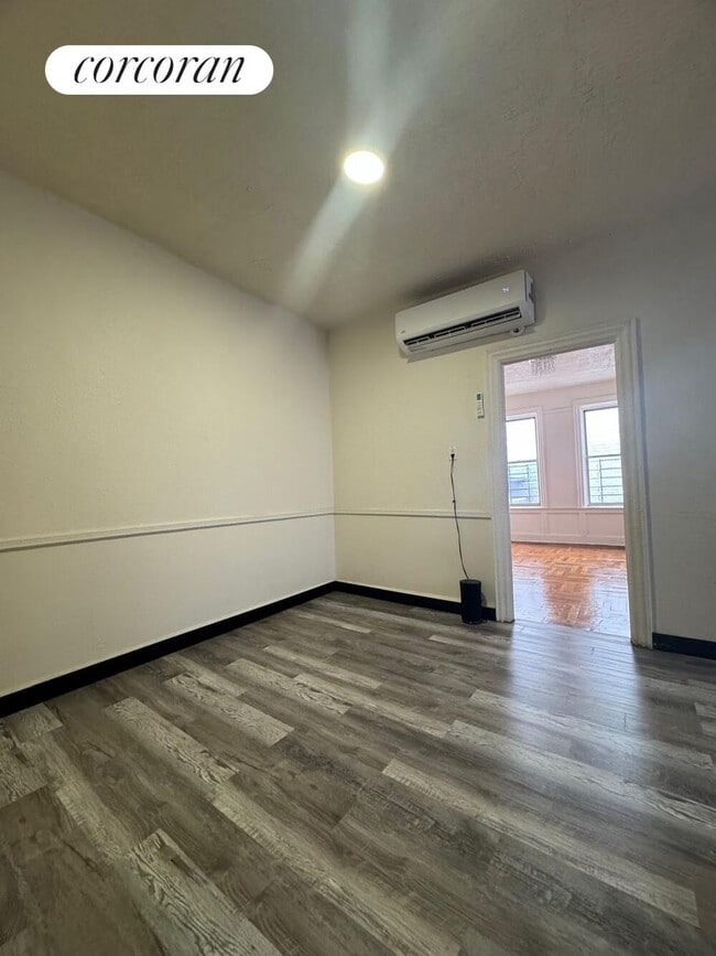 Building Photo - 835 Lenox Rd