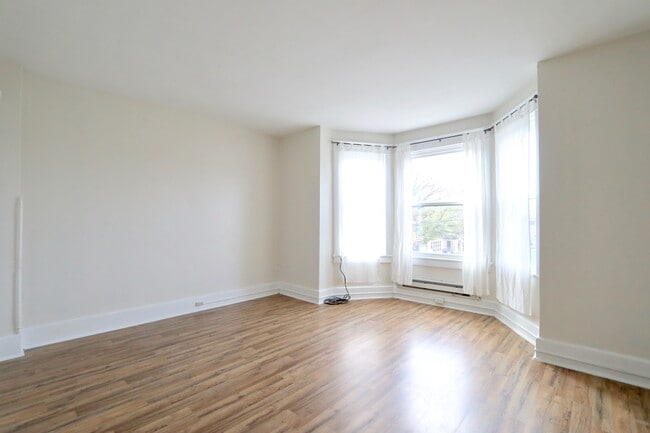 Building Photo - 1206 Linden St