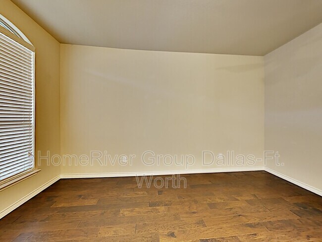 Building Photo - 4276 Comanche Dr