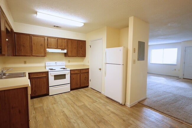 Building Photo - 641 Virginia Oak Ct