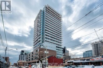 Building Photo - 120 Parliament St