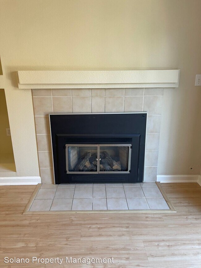 Building Photo - 4 br, 2.5 bath House - 5066 Equestrain Ct