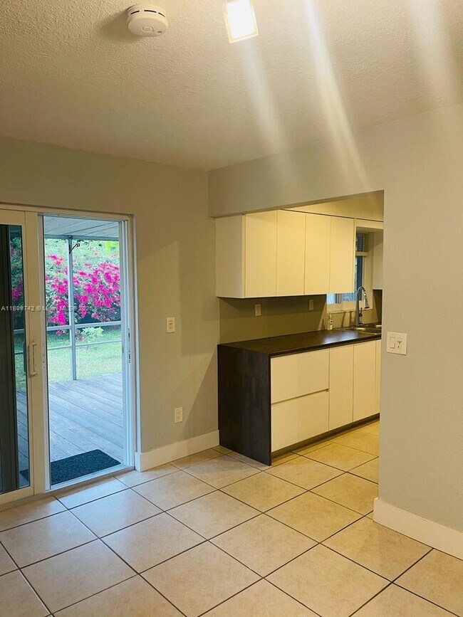 Foto del edificio - 3409 SW 64th Ave