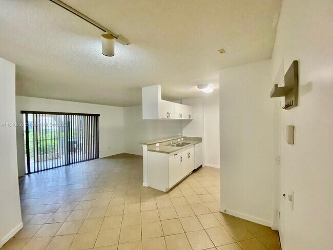 Foto del edificio - 450 S Park Rd