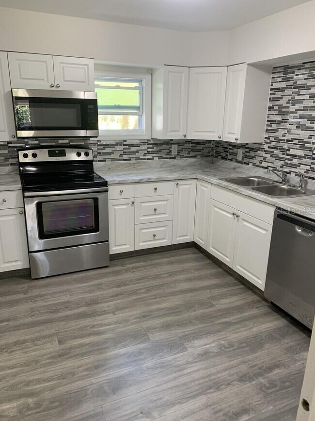 Foto del edificio - 1719 E River Cove St