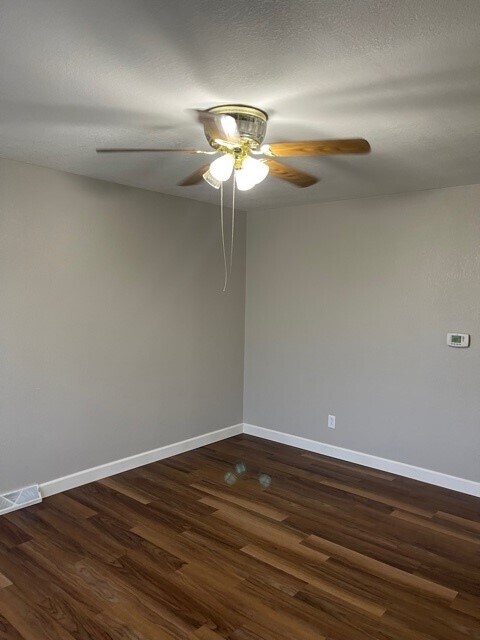 Foto del edificio - 626 Whitlock Ave
