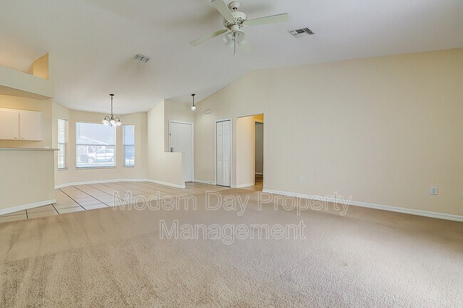 Building Photo - 10368 Lansfield St