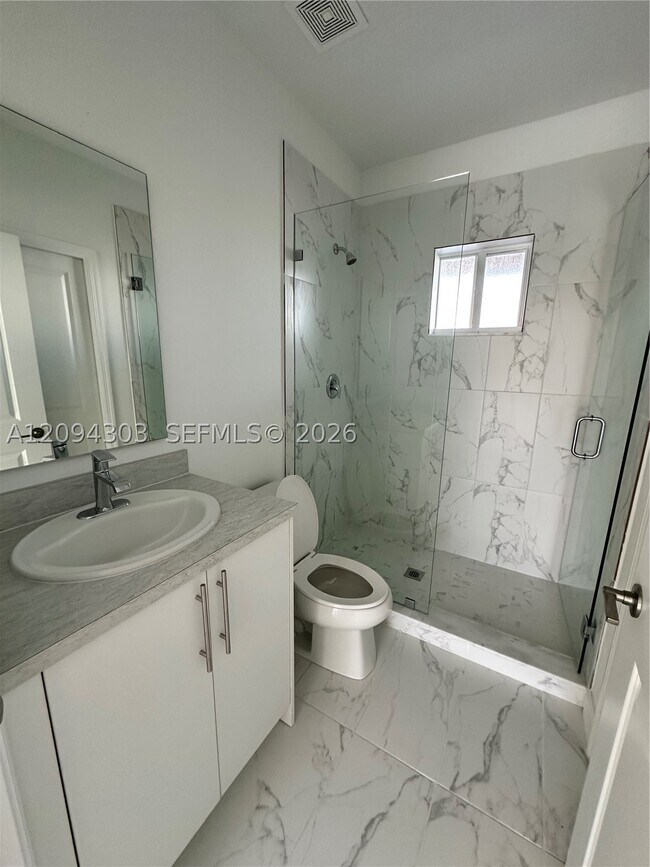 Foto del edificio - 1245 NW 3rd Ln