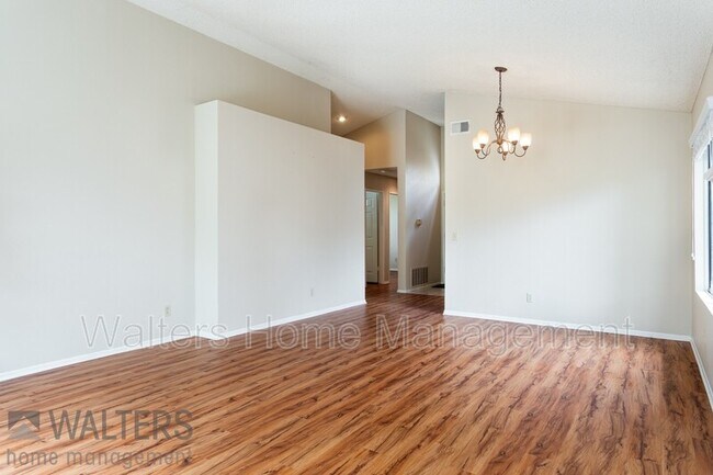 Foto del edificio - 13954 Carmel Ridge Rd