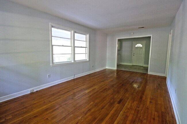 Foto del edificio - 3151 Truman St