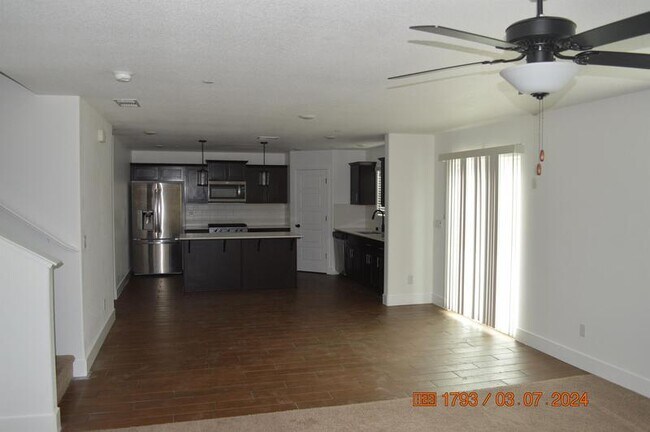 Foto del edificio - 1663 Thistle Ln