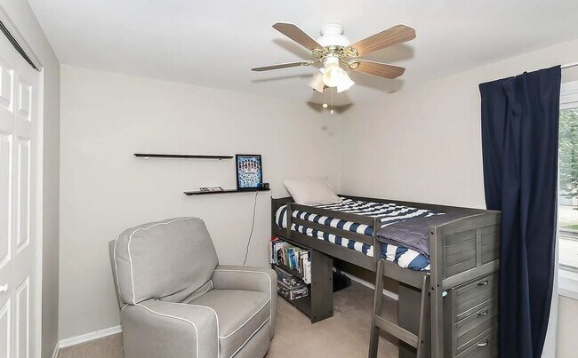 Foto del edificio - 826 S Salem Dr