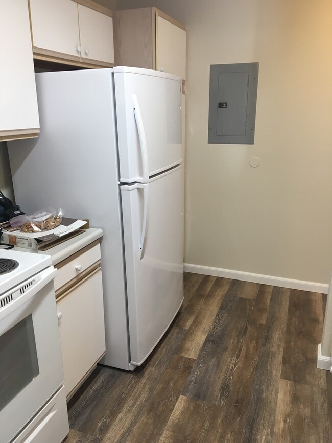 Building Photo - 95 -1007 Kaapeha St #35