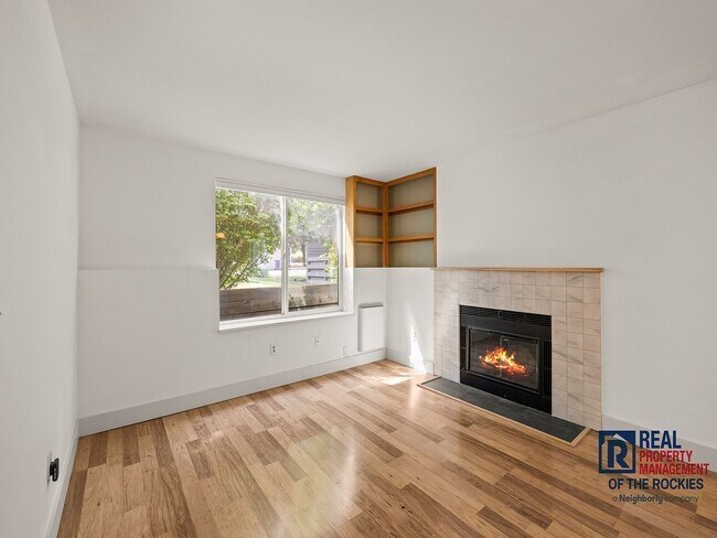 Foto del edificio - Charming 2-Bedroom, 1-Bath Garden-level Condo