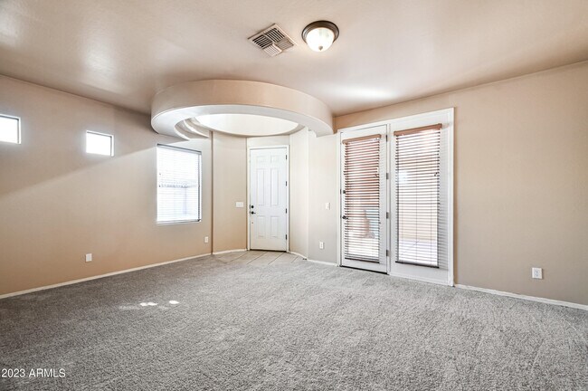 Foto del edificio - 4510 W Branham Ln