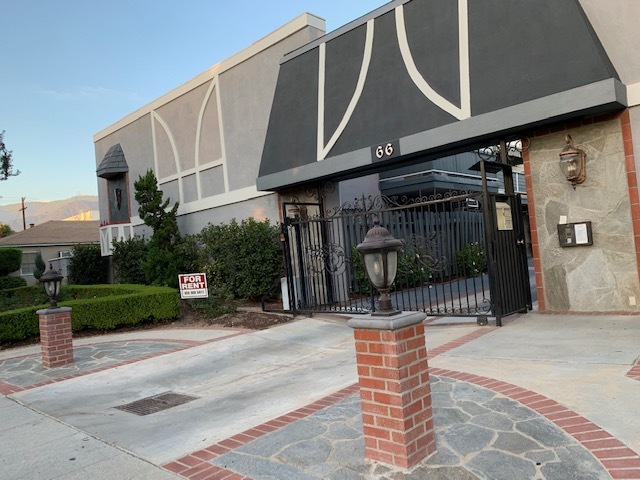 Building Photo - 66 S Grand Oaks Ave