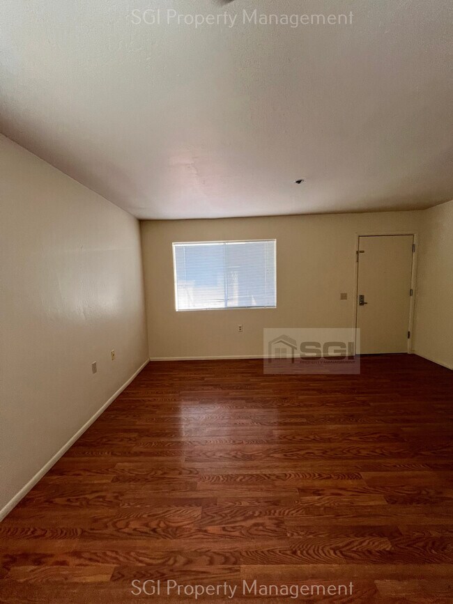Building Photo - Nice one bedroom condo in Surprise!