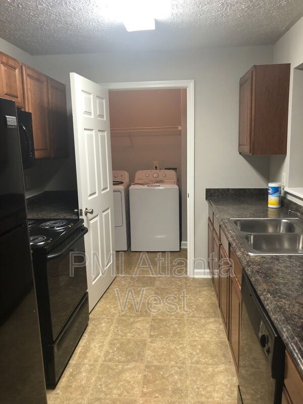 Foto del edificio - 4203 Fairington Club Dr