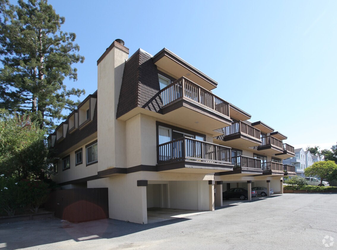 Primary Photo - 920 Sir Francis Drake Blvd