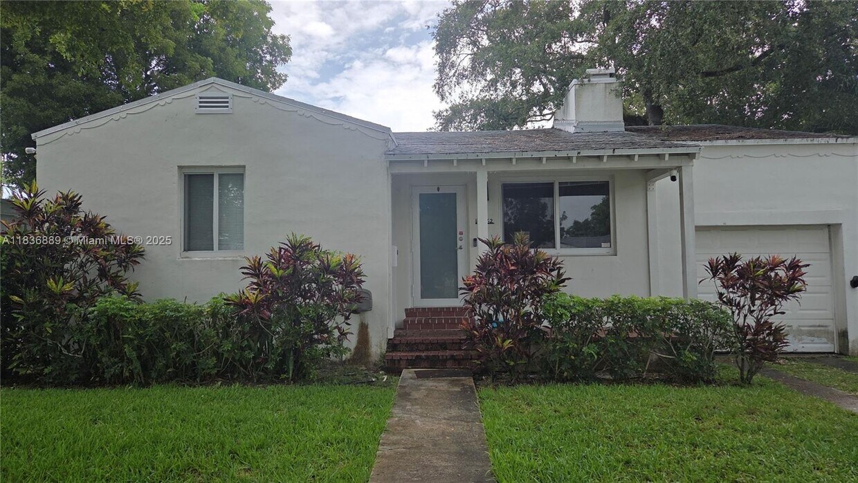 Foto principal - 2462 SW 20th St