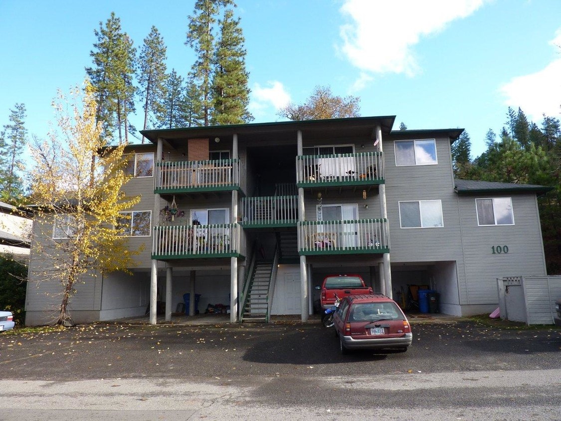 Building Photo - 100 Indian Trail Ct