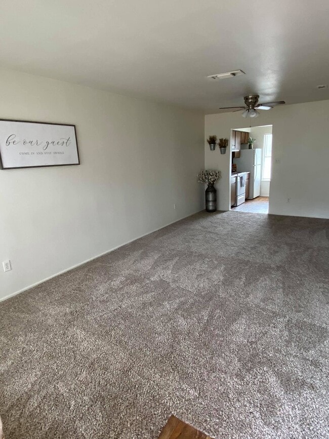 Building Photo - Royal Oaks Apartments