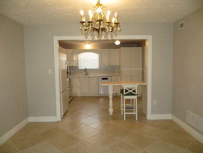 kitchen - 4318 Lake Underhill Rd