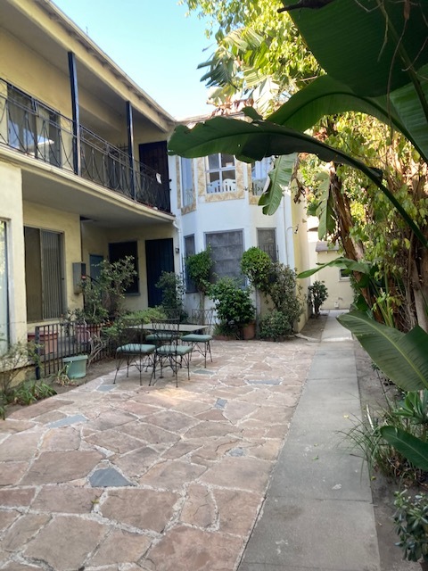 Building Photo - 3731 Los Feliz Blvd
