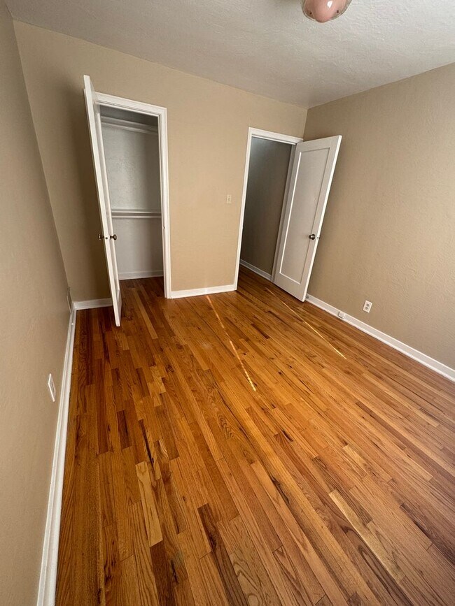 Building Photo - 11th Street Duplex