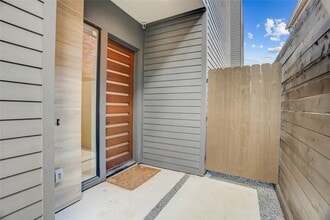 Building Photo - 1116 Peden St