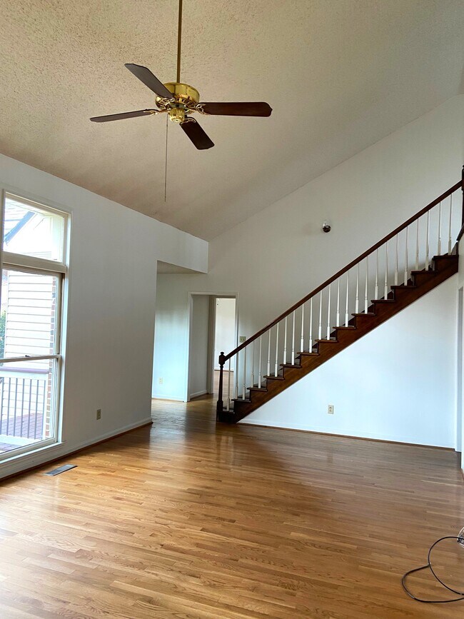 Building Photo - 223 Cambo Ter