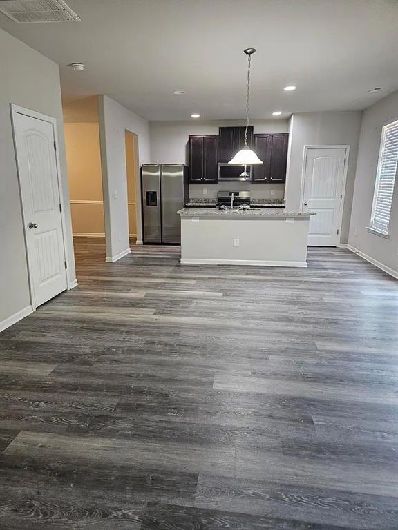 Foto del edificio - 7373 Ledgestone Ln