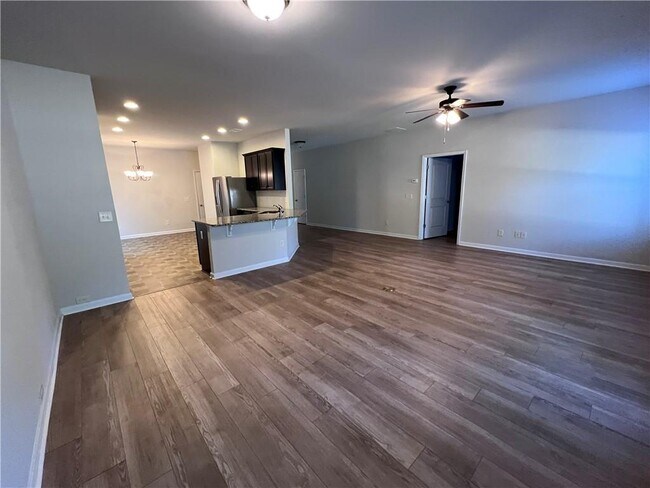 Building Photo - 30 Miles Dr