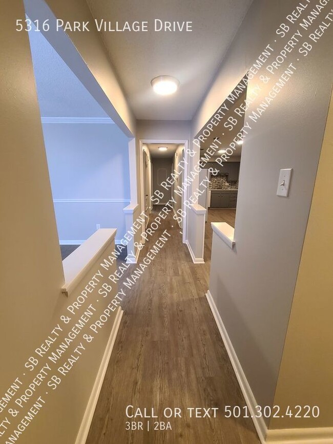 Building Photo - 3 Bed 2 Bath