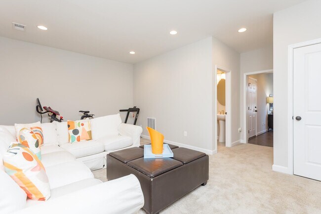 Foto del edificio - 3381 Monterey Dr