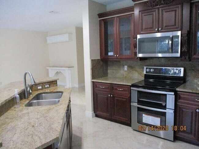 Foto del edificio - 7599 Ridgefield Ln