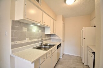 Building Photo - 1500 Bay Area Blvd
