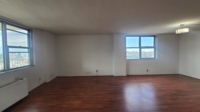Foto del edificio - 6040 JFK Blvd E