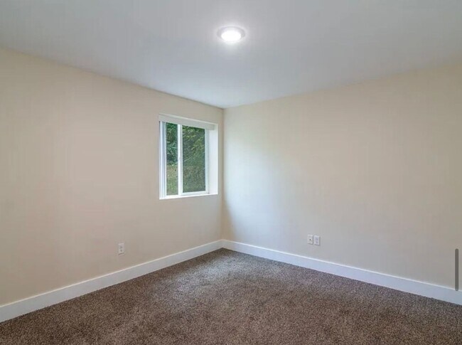 Foto del edificio - Spacious 4-Bedroom duplex Near EWU – Cheney, WA