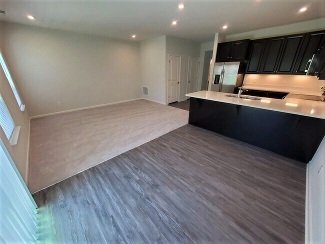 Foto del edificio - Like new 3BR/2.5BA townhouse in Goodlettsville