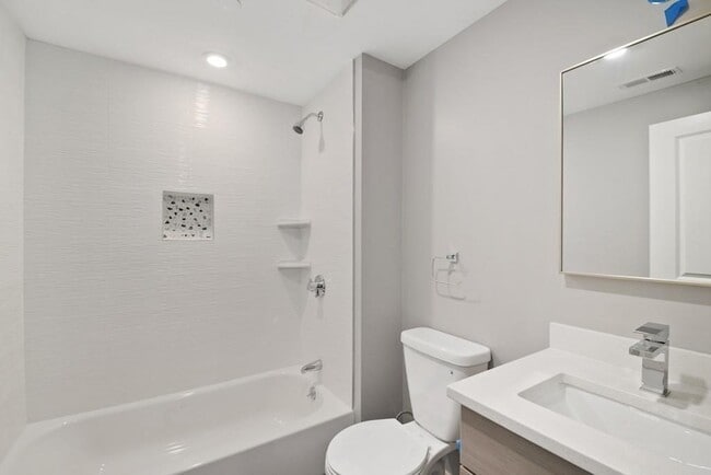 Building Photo - 312 Sumner St