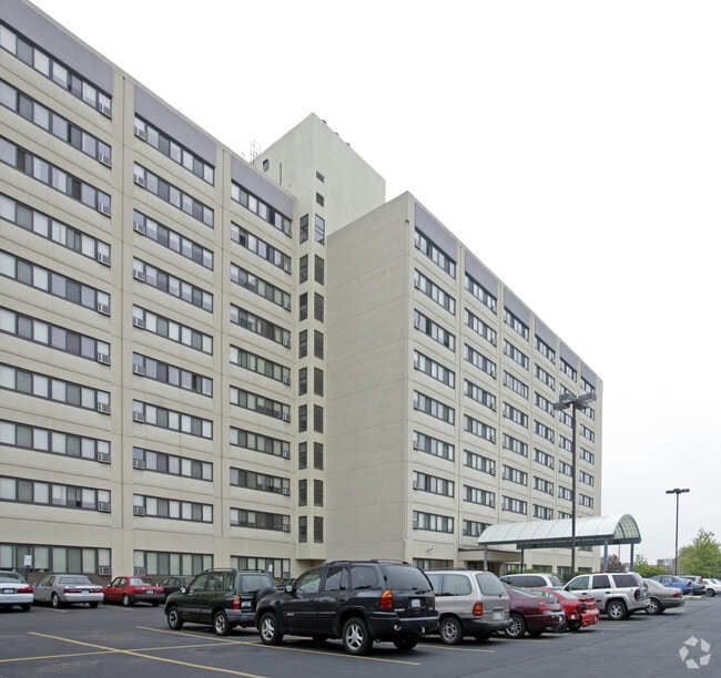 Warren Plaza Apartments Detroit, MI