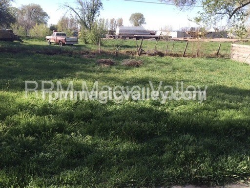 Building Photo - 219 E Avenue H