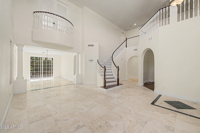 Building Photo - 2737 W Glenhaven Dr