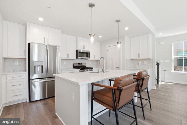 Building Photo - 42548 Invergordon Ter